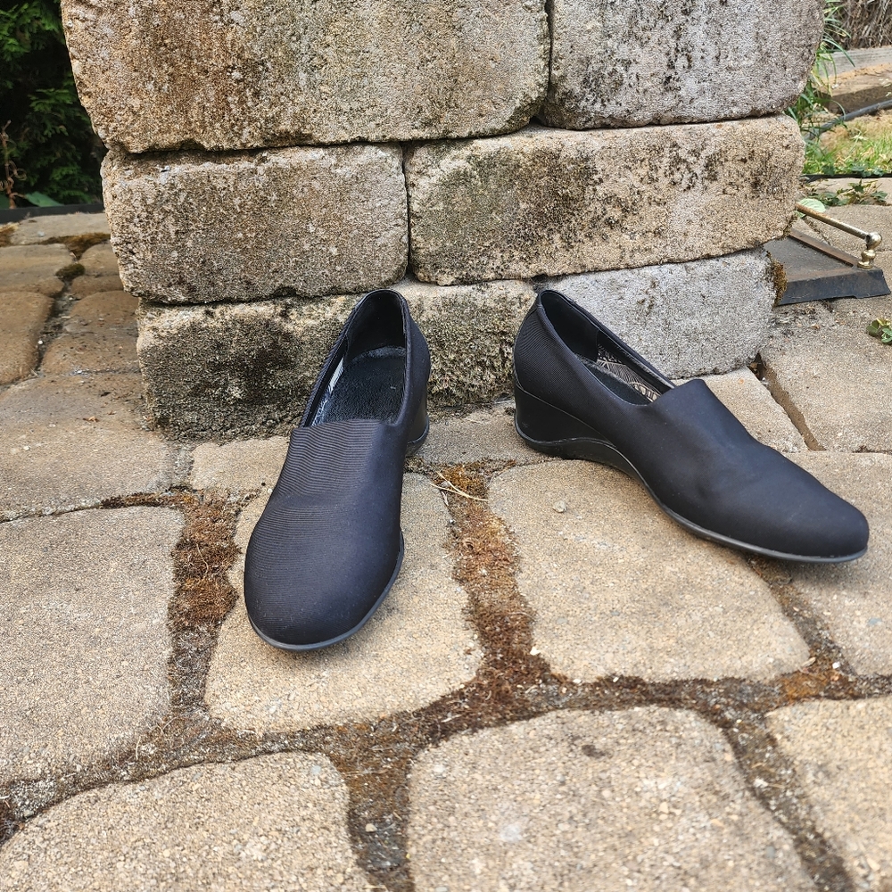 Aquatalia Slip On Wedge Heel Black Shoes Size 39 US 9 quality made in Italy 🇮🇹